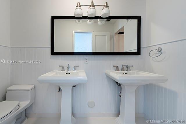 Building Photo - 320 W 55th St