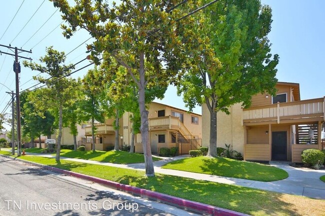 Building Photo - 510-520 E Orangewood Ave