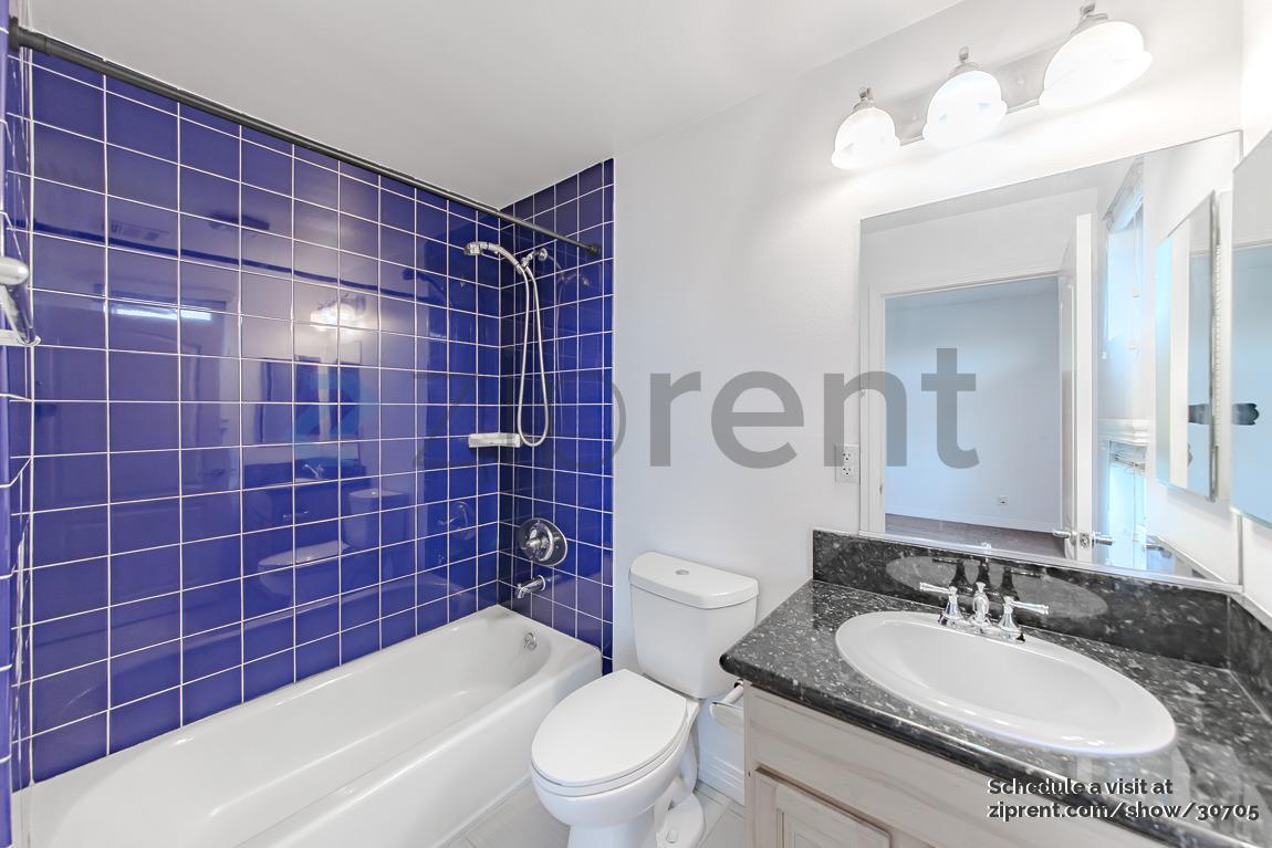 Building Photo - 11622 Oxnard St