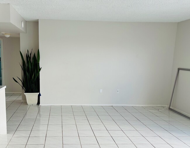 Building Photo - 2401 Bayshore Blvd