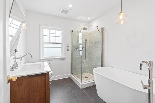 Building Photo - Vintage 3-bdrm/1-bdrm Alameda charmer—Many updates, large yard w/deck & raised beds