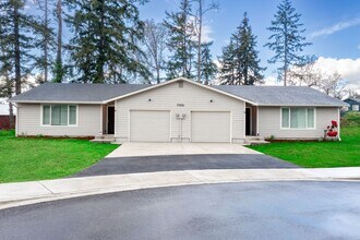Building Photo - Modern & Updated 2-Bedroom, 1-Bath Duplex ...