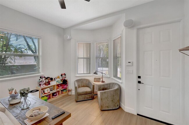 Building Photo - 4413 NW 97th Pl