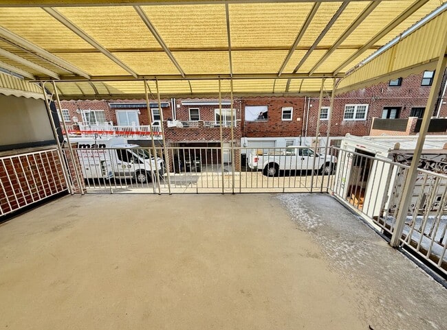 Building Photo - RARELY Offered completely RENOVATED PACKER PARK 3 Bedroom/2.5 Bath HOME w/ Central AC-HARDWOOD Fl...