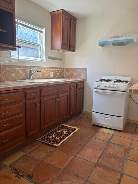 Building Photo - 2308 Woolsey St