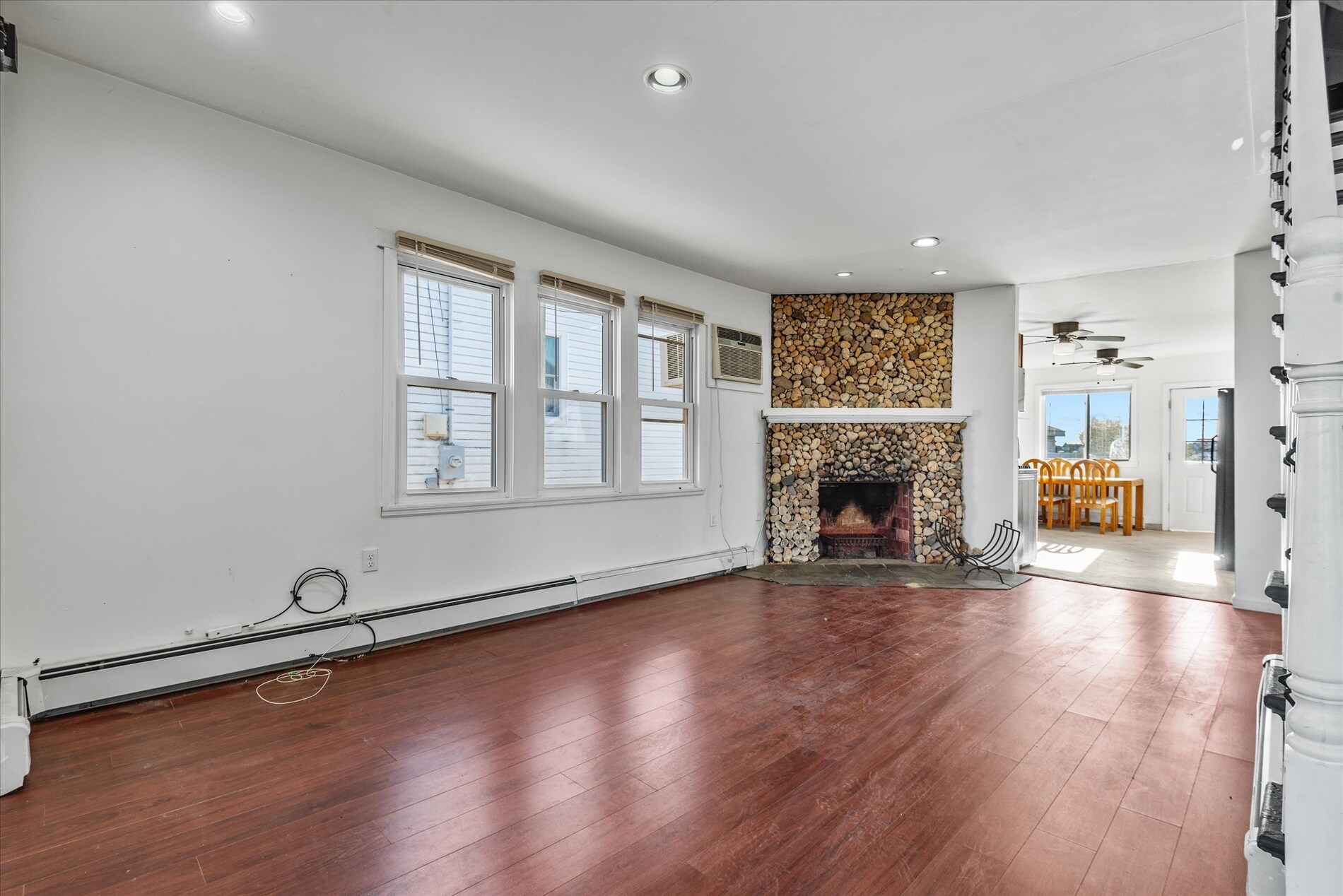 Building Photo - 2 Pirates Cv