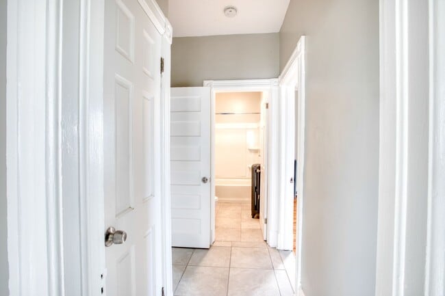 Building Photo - 325 Chestnut St