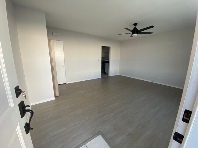 livingroom standing at fromt door - 4164 Howard Ave