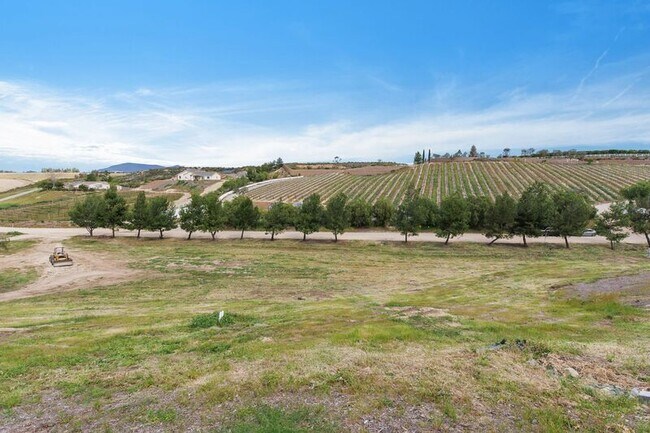 Building Photo - 40589 Los Amantes Rd