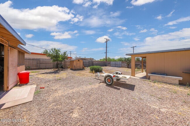 Building Photo - 201 W Borrego St