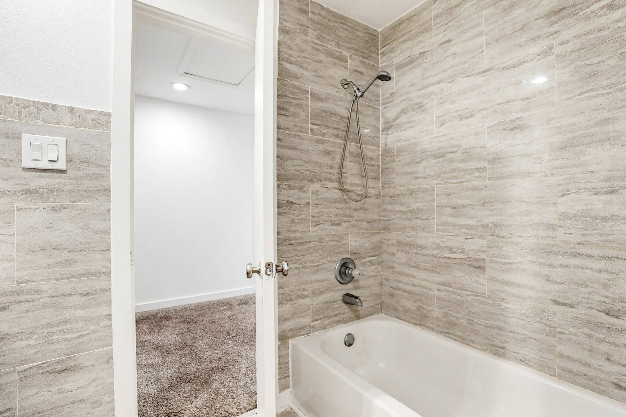 Building Photo - 9616 Kennebec Way