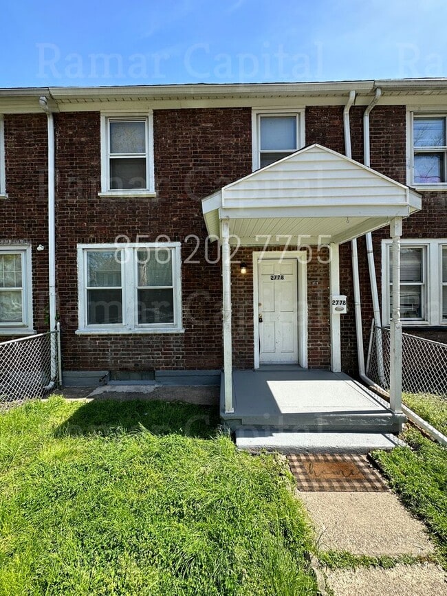 Building Photo - 3 Bedroom / 1 bath Row-house available NOW!!!