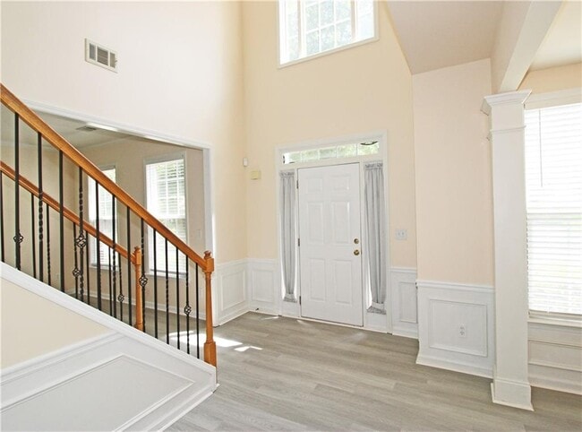 Building Photo - 8155 Cavendish Pl