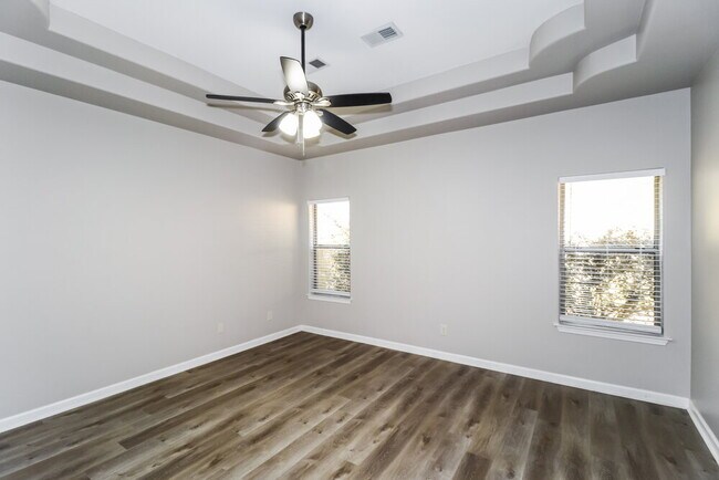 Building Photo - 295 Garden Springs Dr