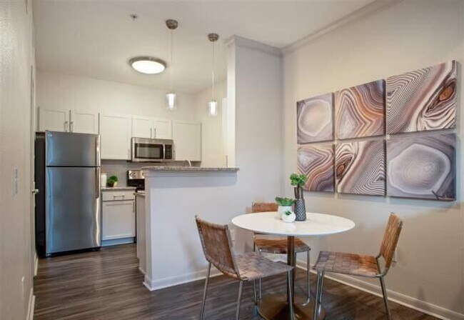 Building Photo - 2 bedroom in The Woodlands TX 77384