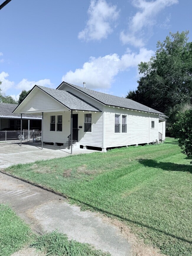 Building Photo - 110 Loraine St