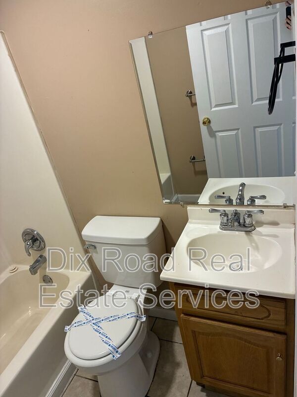 Building Photo - 1904 Baltimore St