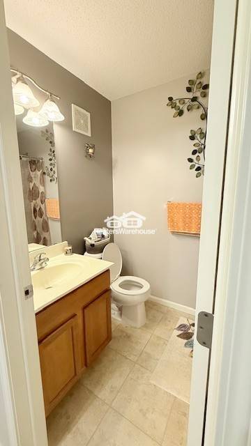 Building Photo - 10740 Town Square Dr NE