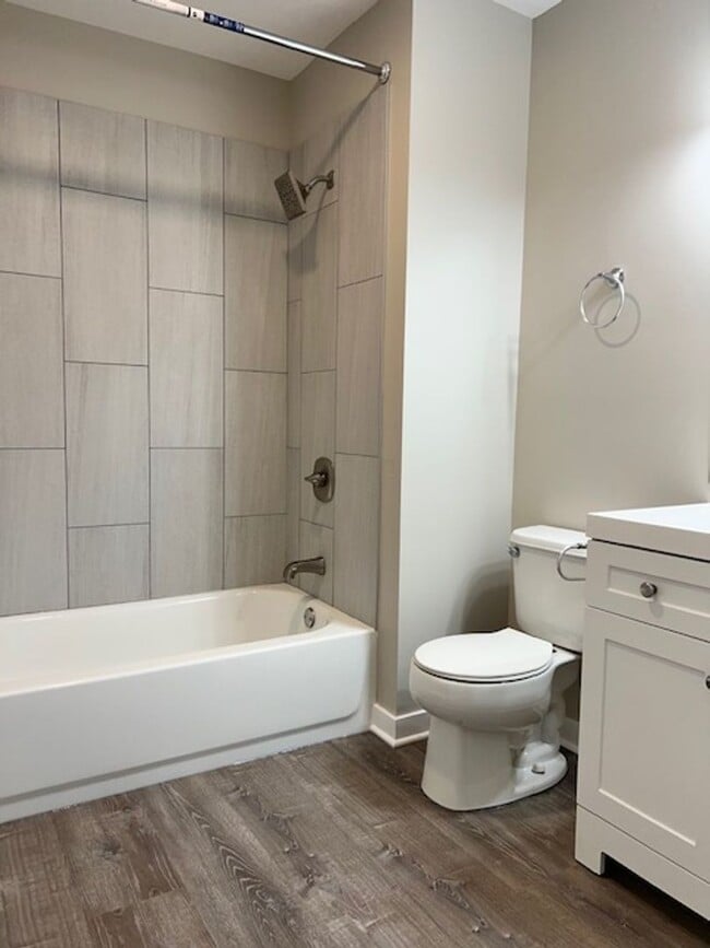 Building Photo - 1805 Dainesway Dr