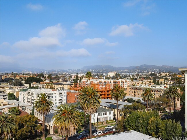 Building Photo - 421 S La Fayette Park Plz