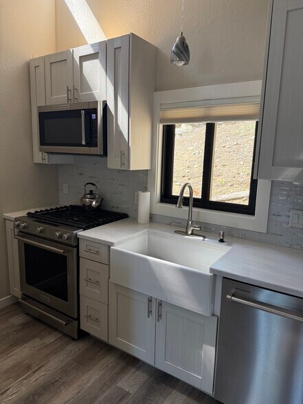 Building Photo - 370 Snowbird Loop