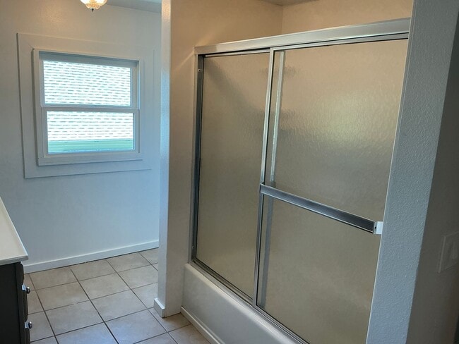 Building Photo - Beautiful 4 Bedroom 2 Bath Home in Old Tow...