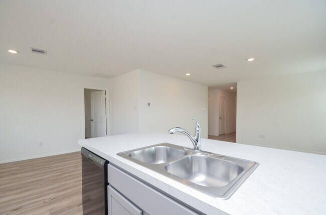 Building Photo - 18119 Rockvine Dr