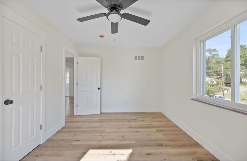 Building Photo - 3907 Kirkup Ave