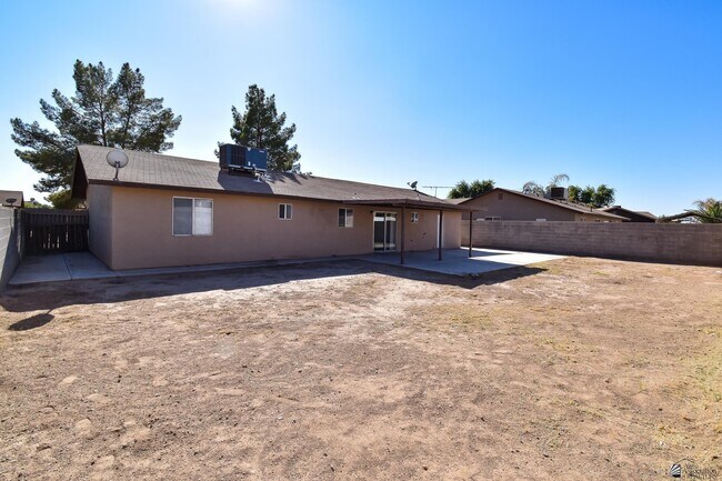 Building Photo - 4660 W 18th Pl
