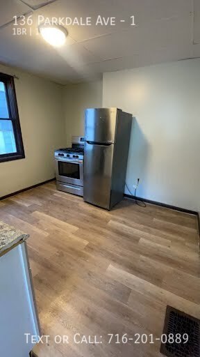 Building Photo - 136 Parkdale Ave