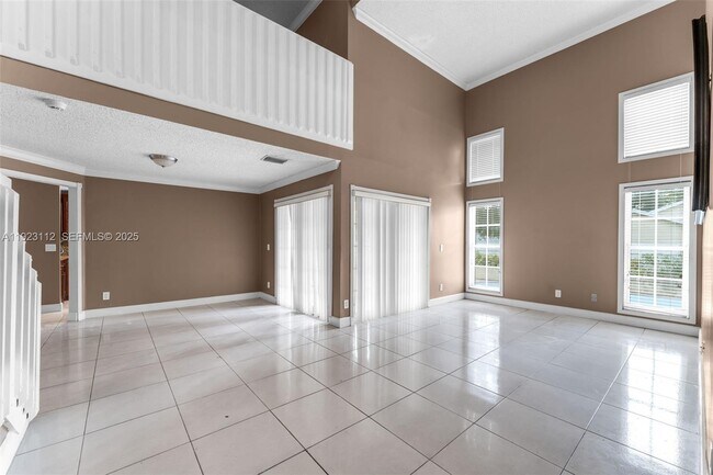 Building Photo - 15016 SW 139th Ave