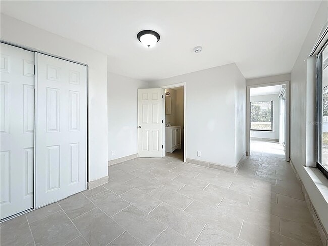 Building Photo - 497 Normandy Rd