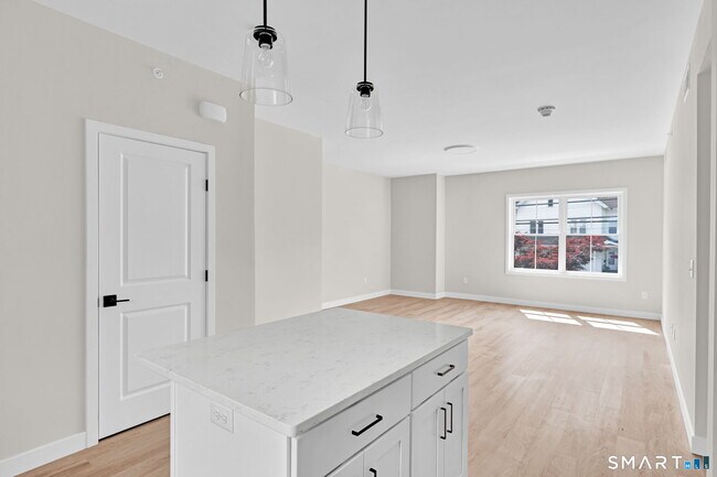 Building Photo - 68 Whiting St