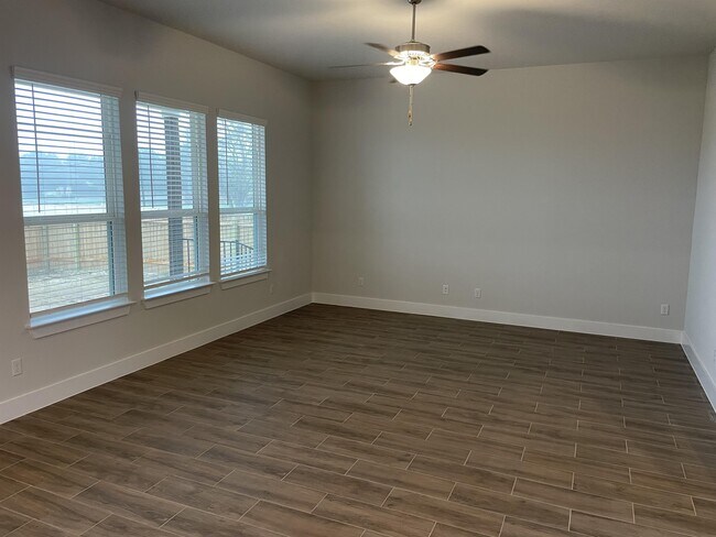 Building Photo - 151 Buckle Cove