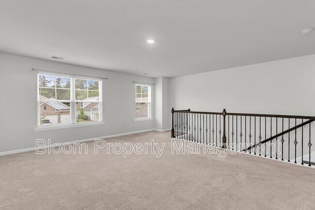 Building Photo - 227 Shortmarsh St