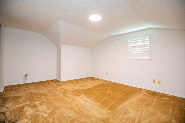 Building Photo - 820 S 13th St