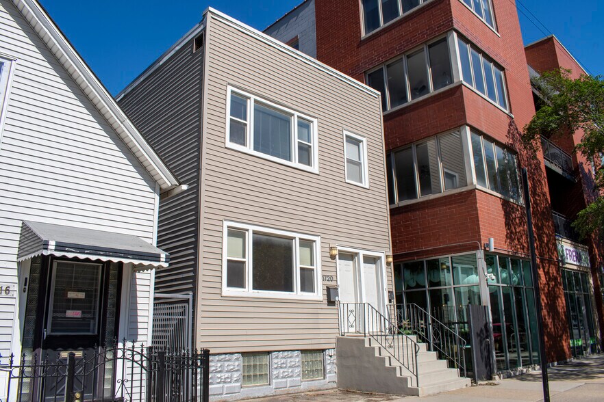 Building Photo - 1720 N Western Ave