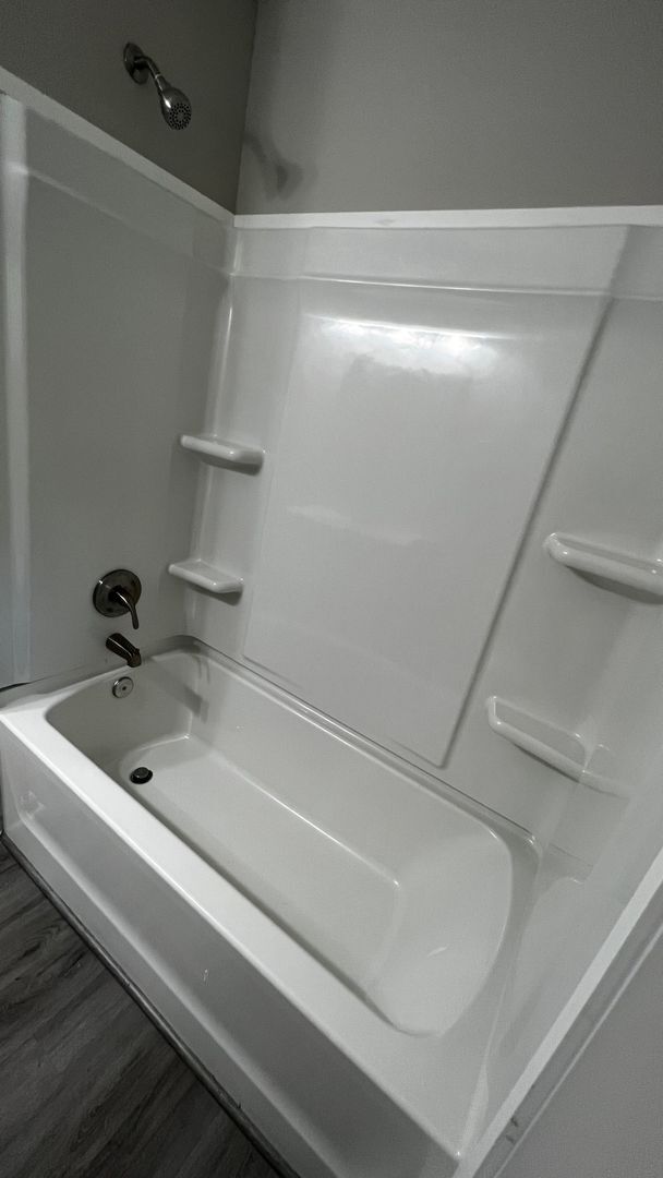 Building Photo - BRAND NEW 3bd/2ba Bungalow Renovation!!! -...
