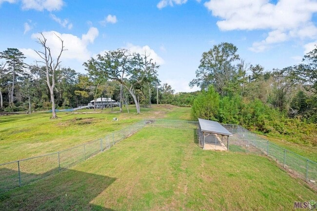 Building Photo - 9825 Fawn Vw Dr