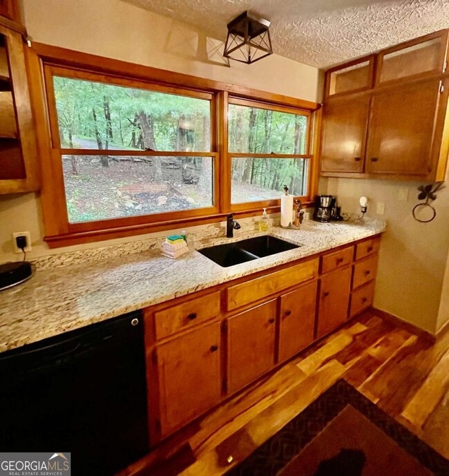 Building Photo - 226 Mountain View Ct