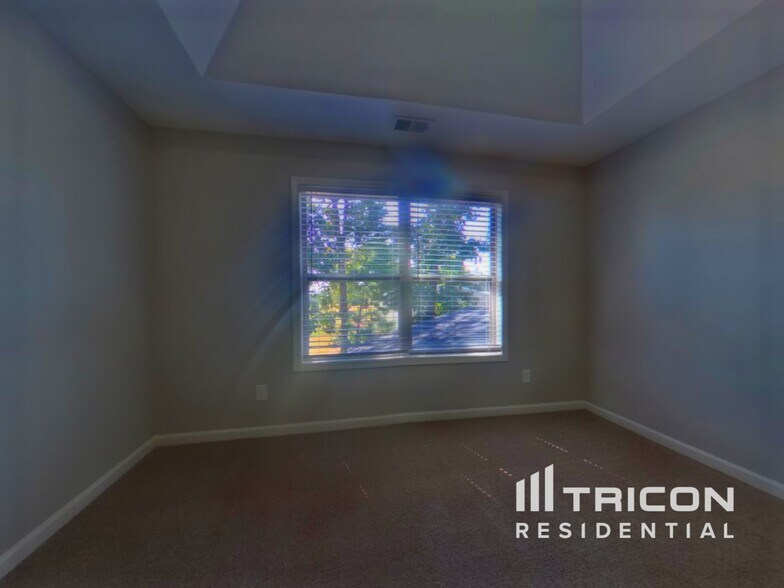 Building Photo - 154 Greenbank Dr