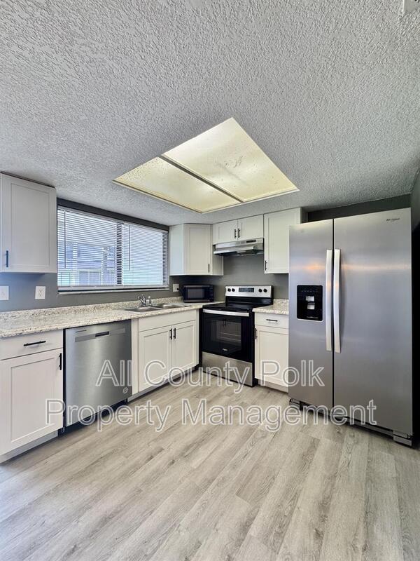 Building Photo - 1415 Ridge Lake Ct