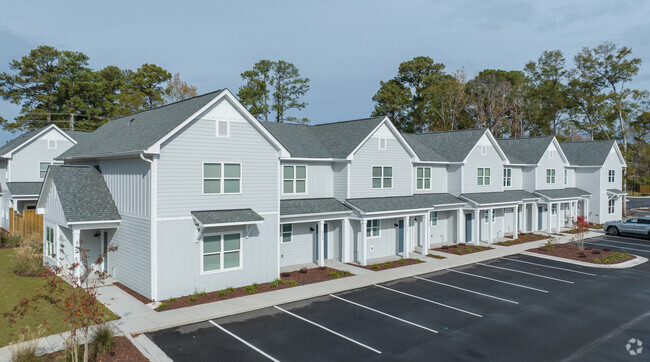 Building Photo - The Pinnacle Townhomes