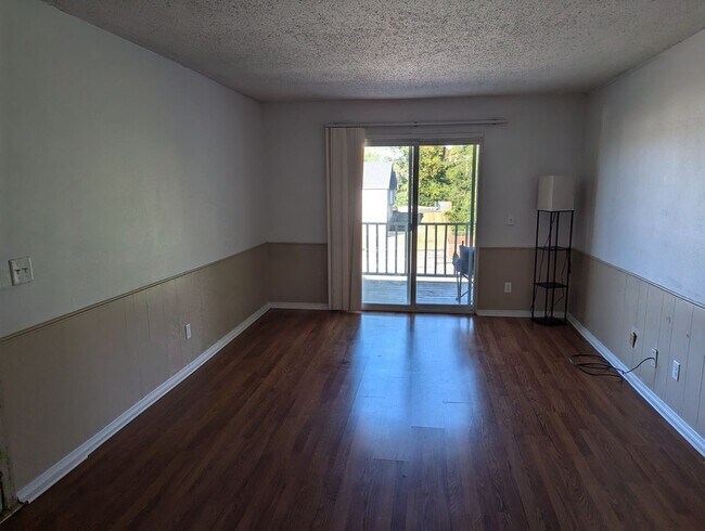 Building Photo - St. Charles Condo, Large Living Room, Private Pool, Storage, Balcony