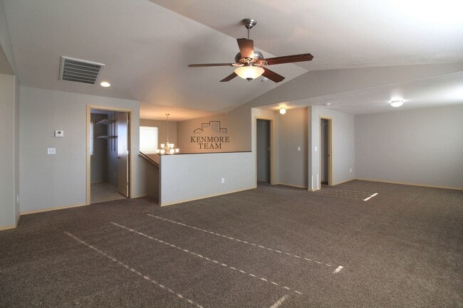 Building Photo - 4 Bedroom, 2.5 Bath Home in West Pasco