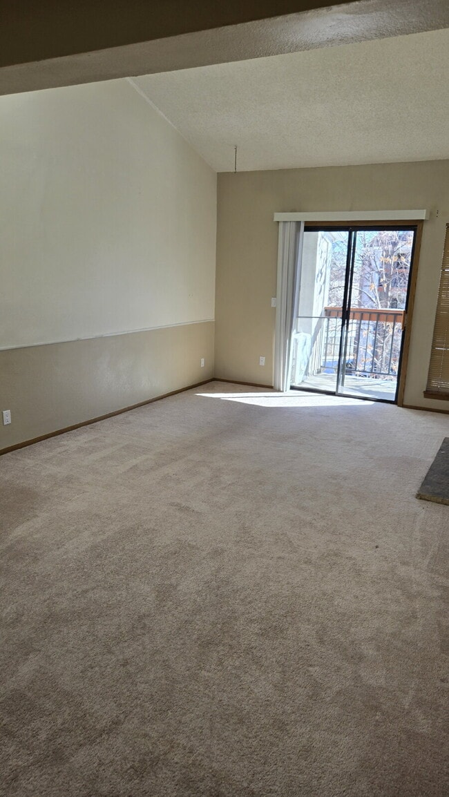 Building Photo - 8635 Clay St