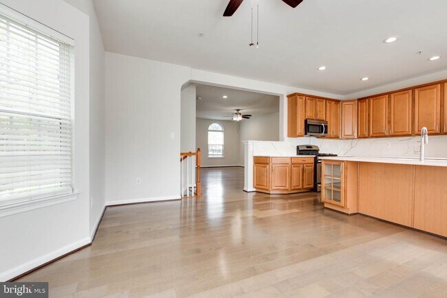 Building Photo - 7599 Taunton Ct