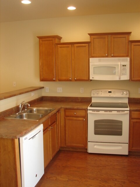 Building Photo - 3448 Kingfisher Nest Grove