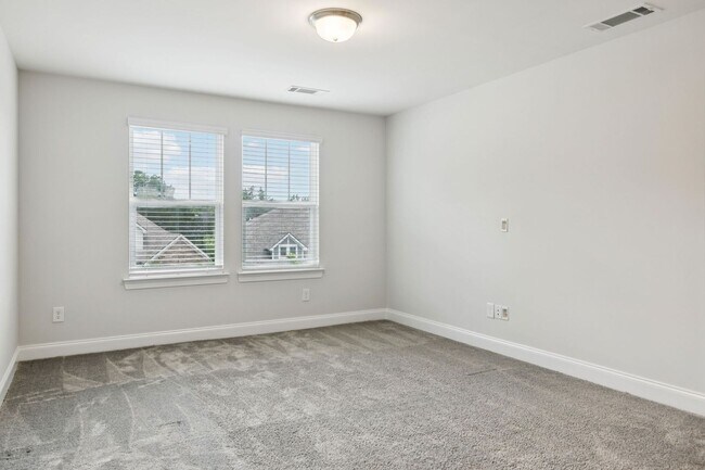 Building Photo - Clover Glen Rental