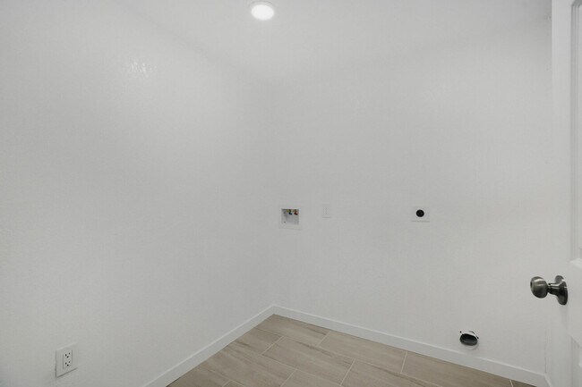 Building Photo - 375 Depew St